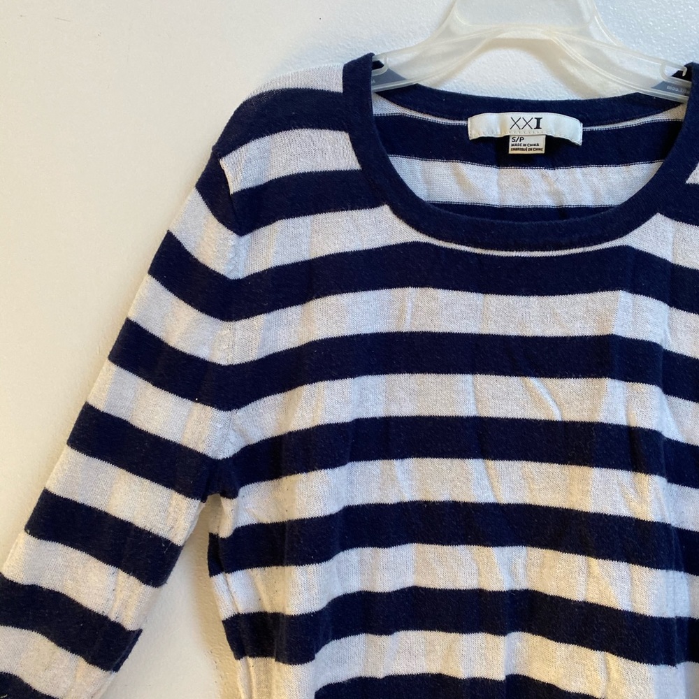 Forever 21 Fine Knit Striped Sweater S